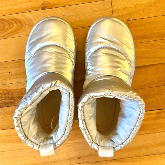 UGG Silver Winter Boots size 8 - Picture 7 of 9